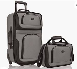 lot 38915 image: US TRAVLER RIO 2 SOFTSIDE LUGGAGE MEDIUM SIZE ARMY GREEN