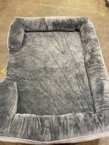 lot 49013 image: BEDSURE XLARGE PET BED GREY PLUSH