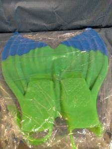 lot 49077 image: Green & Blue Unisex Size Medium Pool Mermaid Flipper