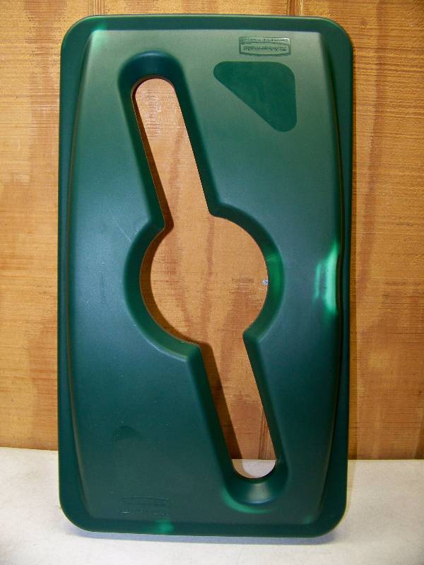 lot 15 image: 4 Rubbermaid Slim Jim Single Stream Recycling Lid
