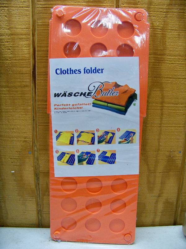 lot 18 image: Wasche Butler Clothes Folder