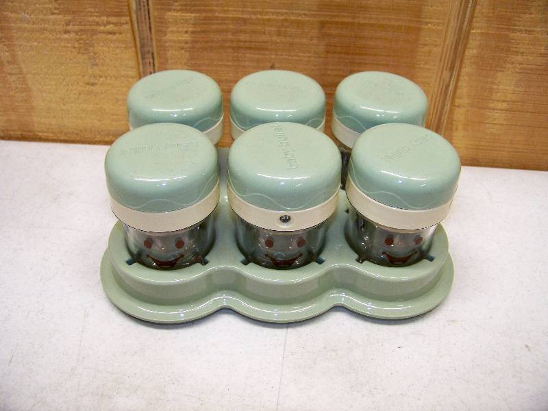 lot 22 image: 6 Baby Bullet Jars with Tray
