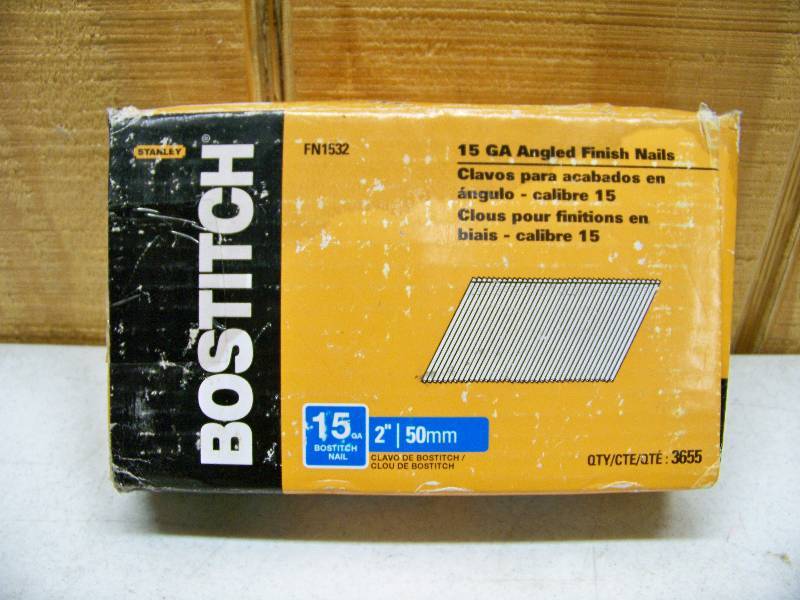 lot 69 image: Box of 3655 Bostitch 15 GA Angled Finish Nails