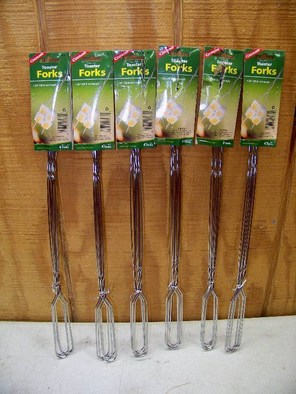 lot 85 image: 24 Campfire Toaster Forks
