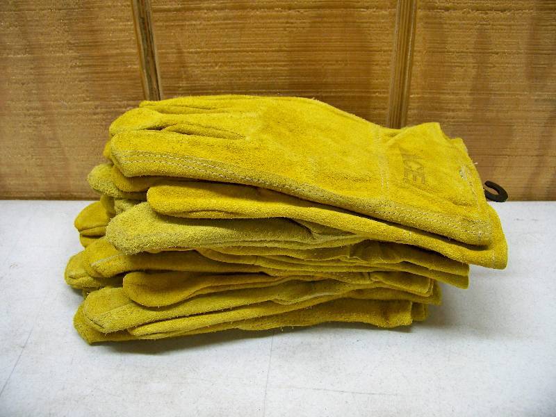 lot 107 image: 6 Pairs Ace Suede Leather Gloves