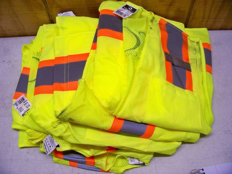 lot 101 image: 9 Safety Reflective Vests
