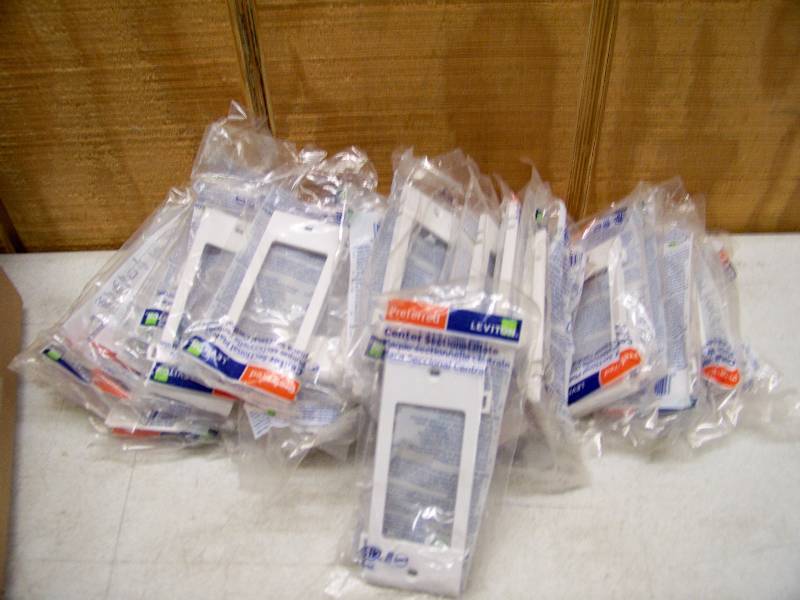 lot 138 image: 38 Leviton Center Sectional Plate
