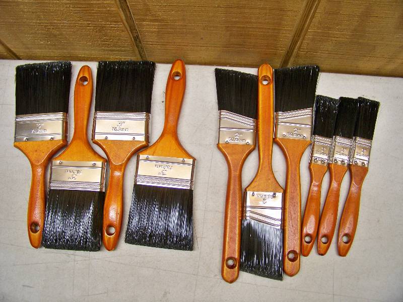 lot 146 image: 10 Paintbrushes