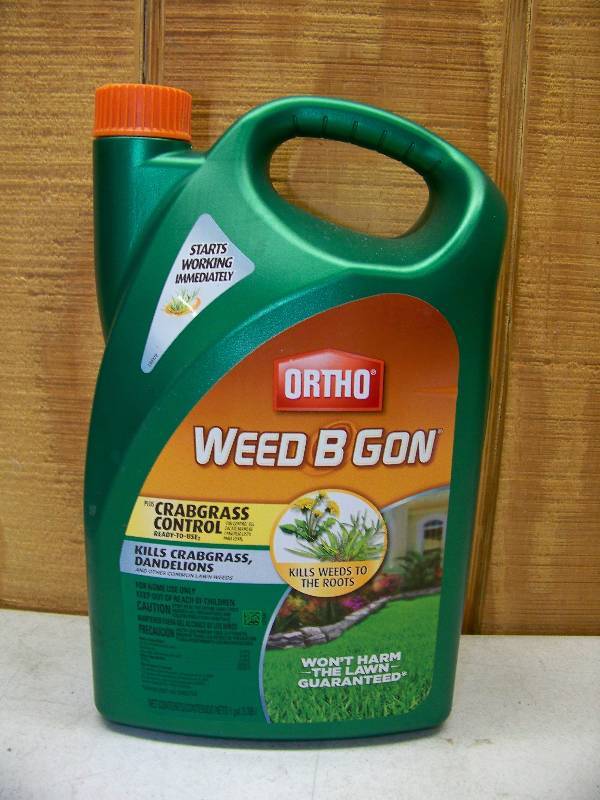 lot 209 image: Gallon Ortho Weed B Gone Plus Crabgrass Control