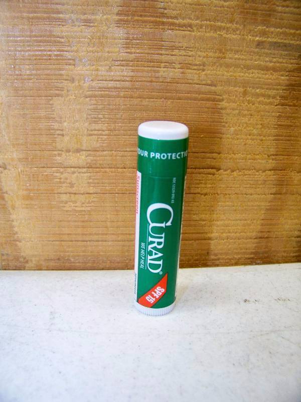lot 181 image: 24 Tubes Curad Lip Balm