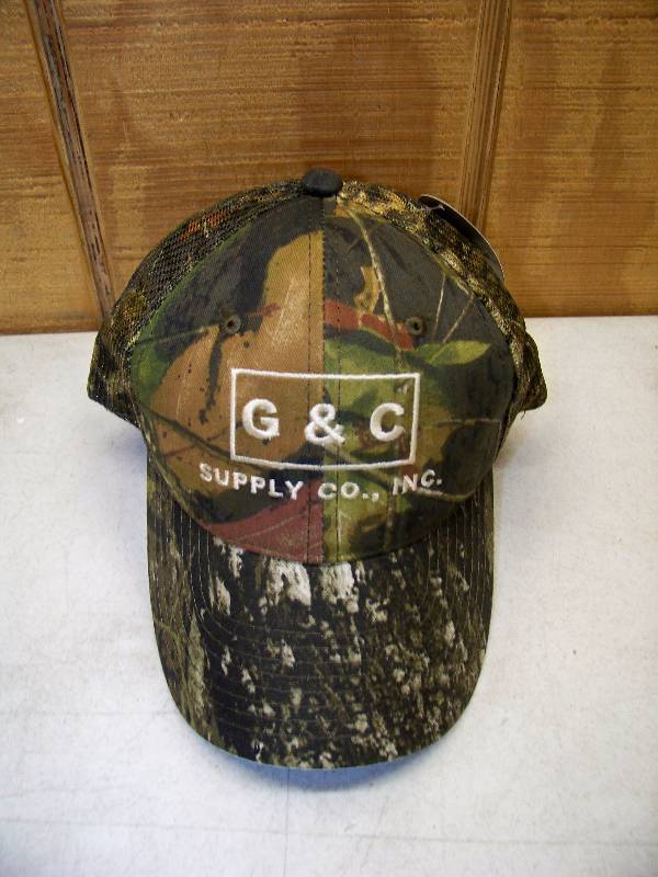 lot 275 image: 24 Mossy Oak Camo Ball Caps Hats