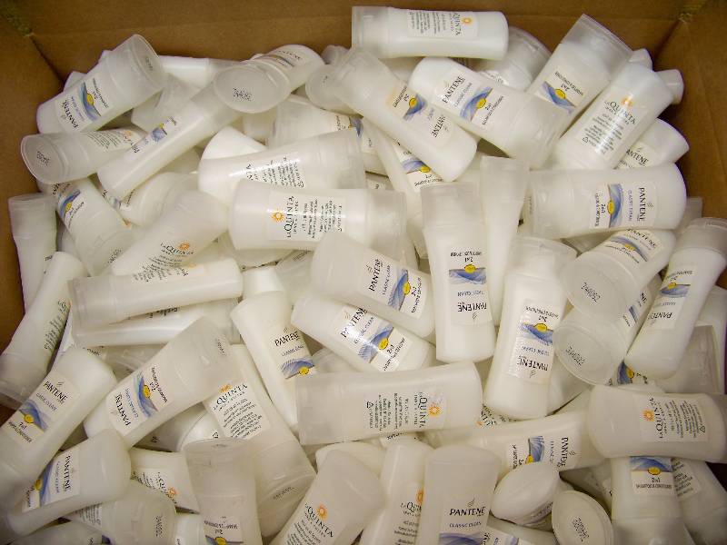 lot 379 image: 300 Bottles Pantene Classic Care 2 in 1 Shampoo Conditioner