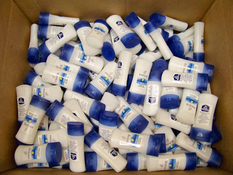 lot 383 image: 300 Bottles Pantene Classic Shampoo