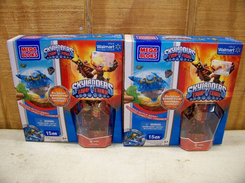 lot 374 image: 2 Skylander Trap Team Torch Mega Blocks Bundle Packs