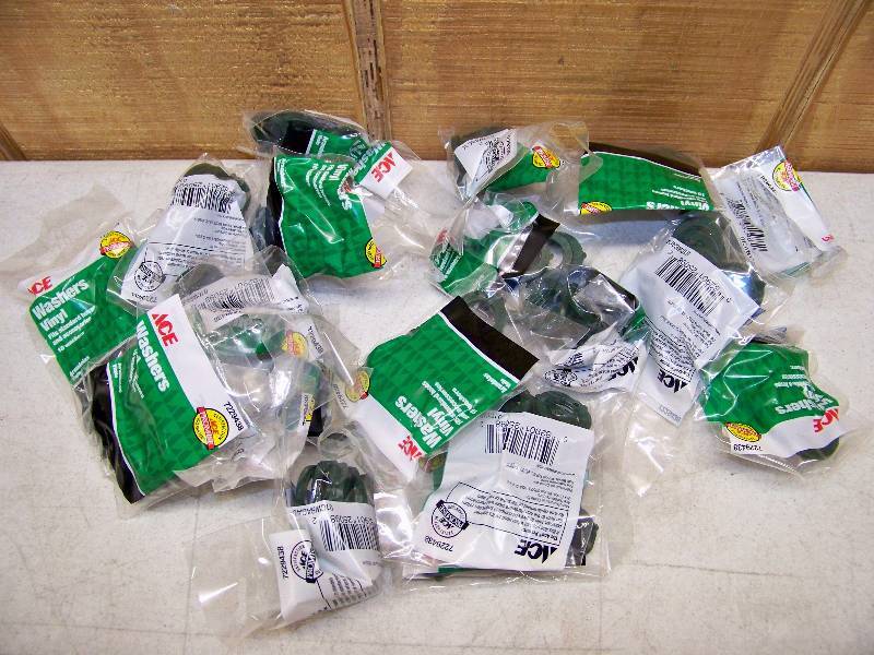 lot 363 image: 20 Bags of 10 Vinyl Washers