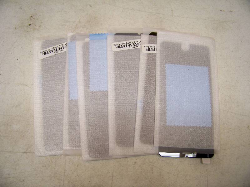 lot 424 image: 6 Tempered Glass Screen Protectors for iPhone 6 Plus and 6S Plus