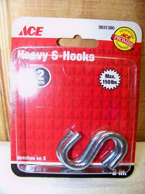 lot 465 image: Case of 50 packages of 2 Heavy Duty S-Hooks