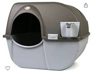 lot 1146 image: Omega Paw NRA15 Self Cleaning Litter Box Regular Size
