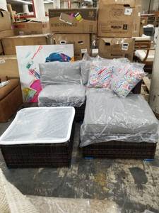 lot 23063 image: Mini Outdoor Corner Sectional wCoffee Table