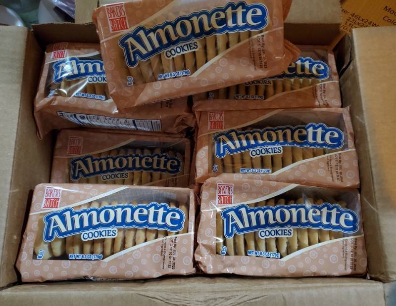 lot 118 image: Case of 12 Packs Bakers Batch Iced Almonette Cookies, net weight 6.3 Oz
