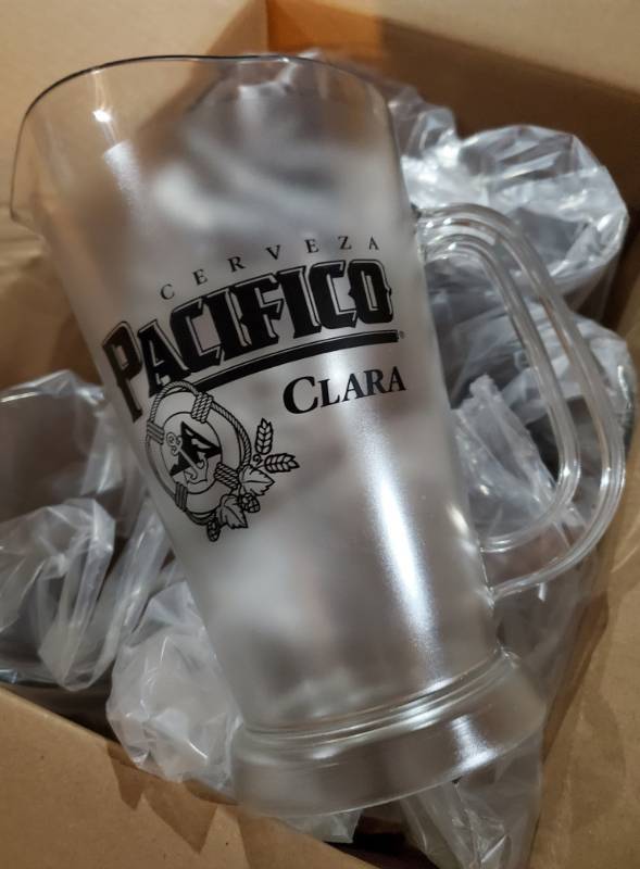 lot 131 image: 60 Oz. Draughtsman Pacifico Clara Pitcher