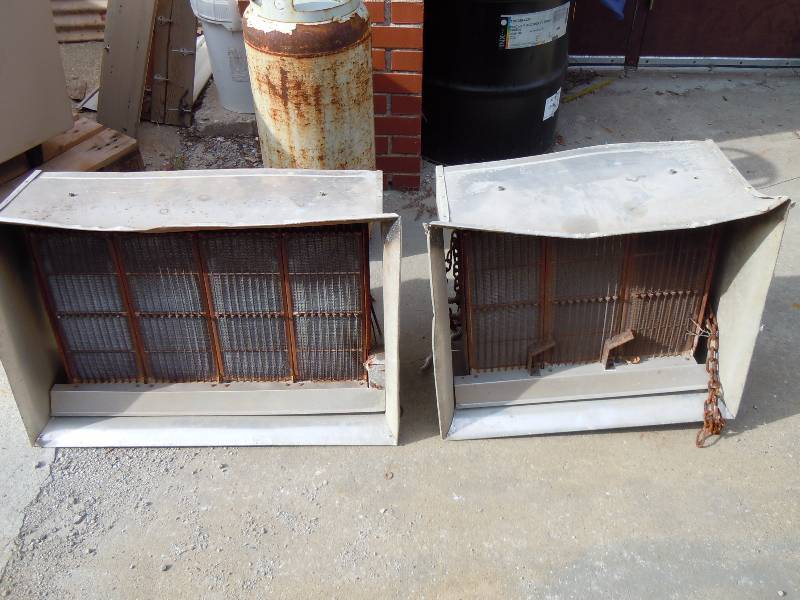 lot 239 image: Gas Hanging Shop Heaters