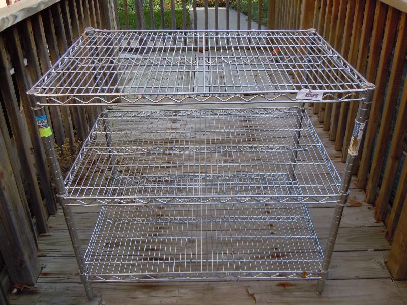 lot 251 image: Metro Shelf
