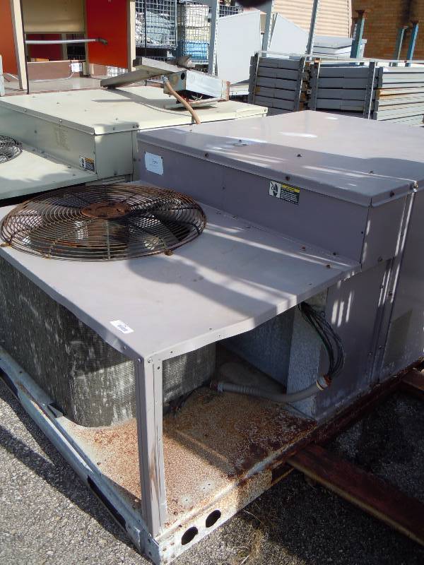 lot 262 image: Carrier Air Conditioner Unit