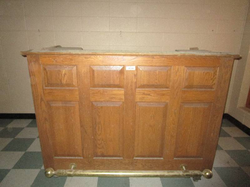 lot 37 image: Portable Bar Cart for Banquets or Man Cave