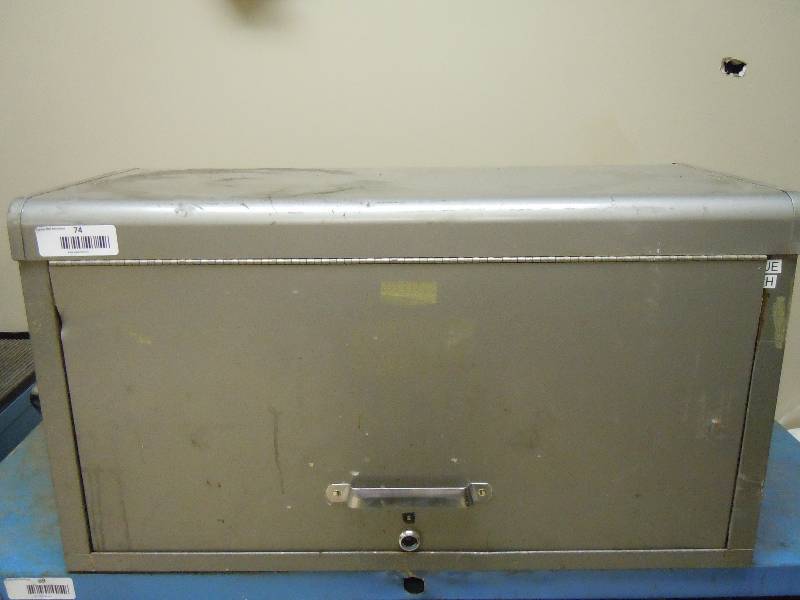 lot 74 image: Tool Box no key