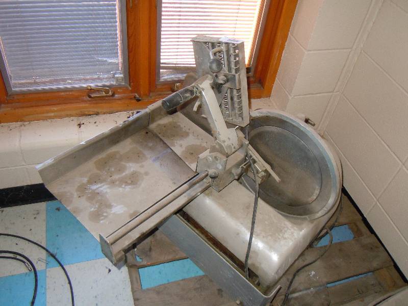 lot 281 image: Commercial Slicer