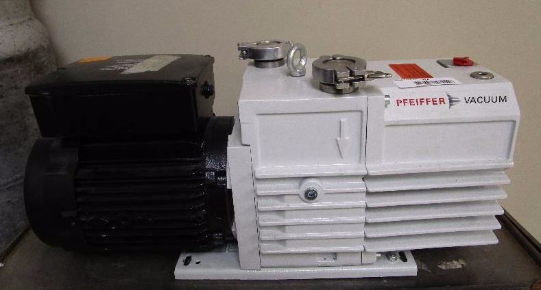 lot 87 image: Pfeiffer Vacuum Pump