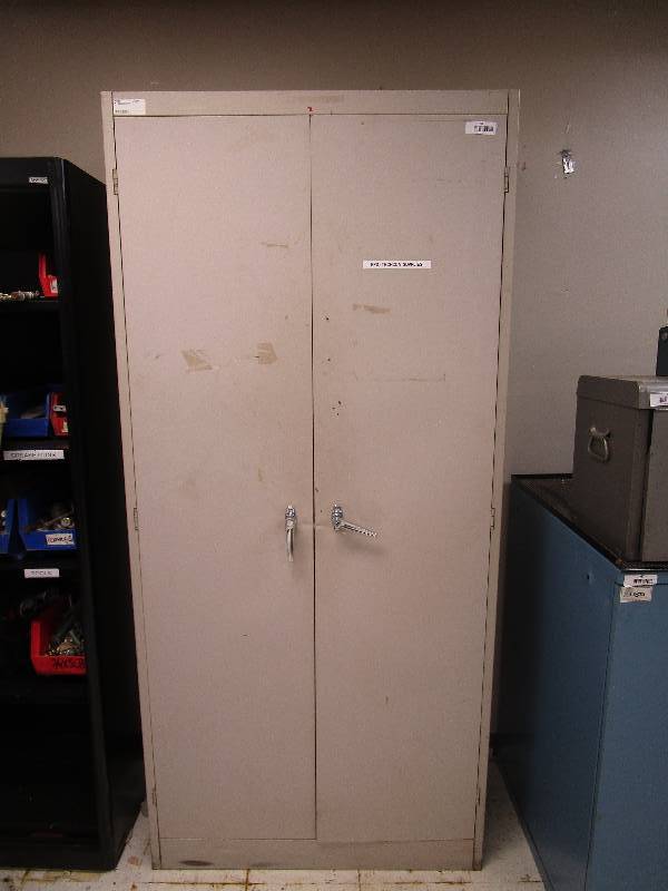 lot 91 image: Metal Storage Cabinet