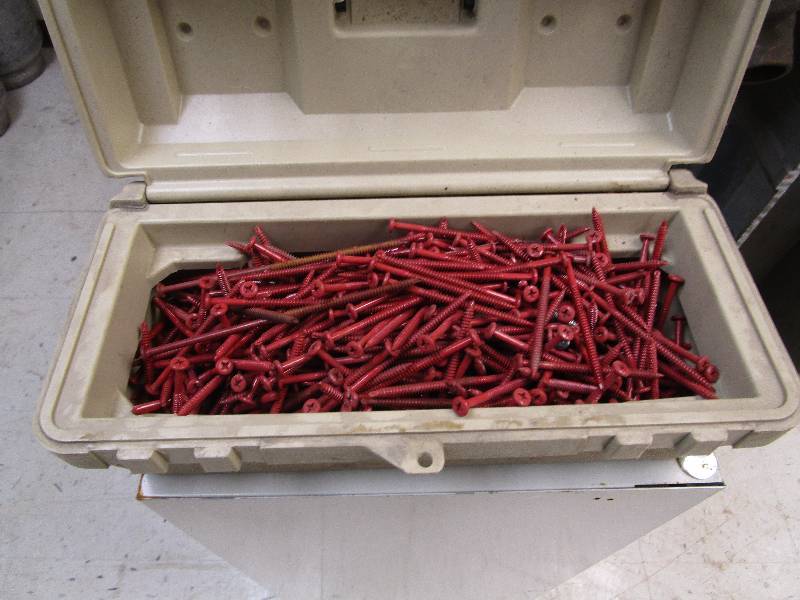 lot 92 image: Lot of Screws