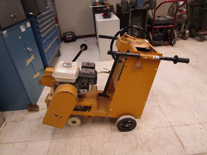 lot 32 image: Concrete Saw