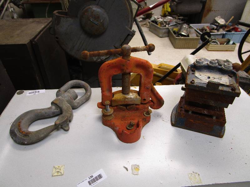 lot 126 image: Lot of Industrial Tools