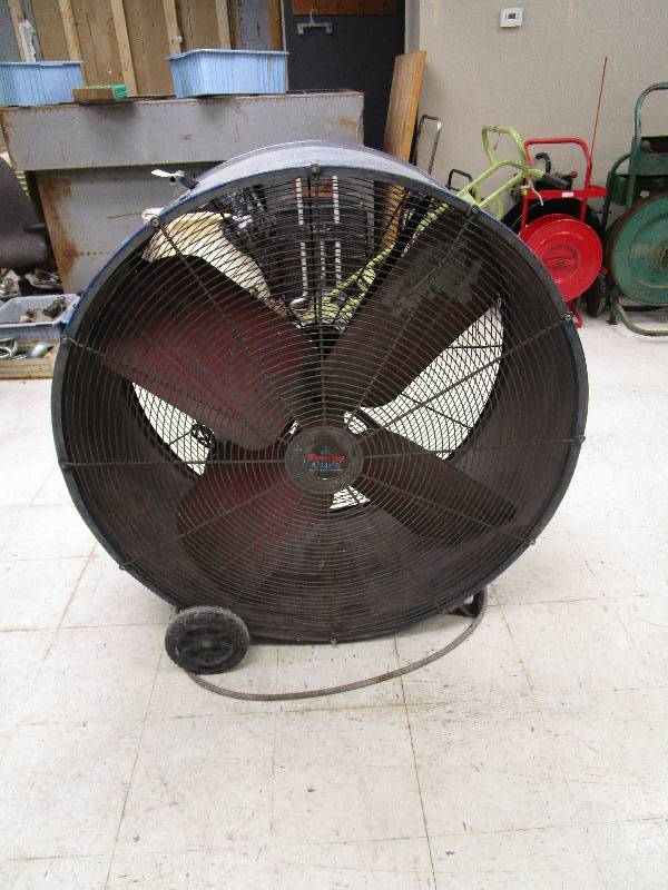 lot 31 image: Huge Shop Fan