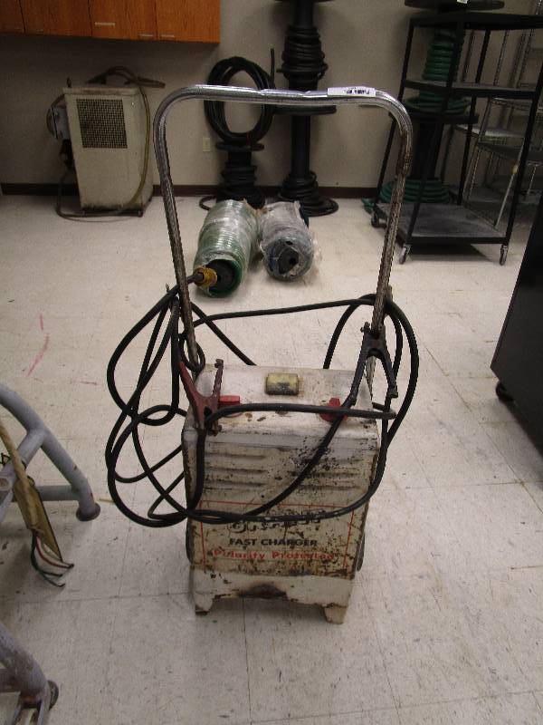 lot 160 image: Grant Fast Charger
