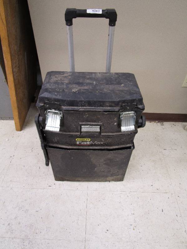 lot 163 image: Rolling Tool Box