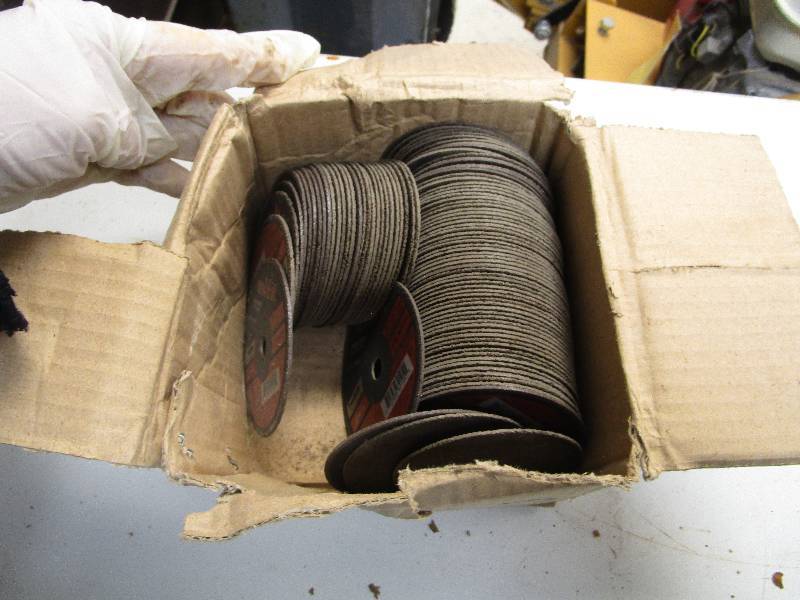 lot 166 image: Weldit Cutting Wheel Lot