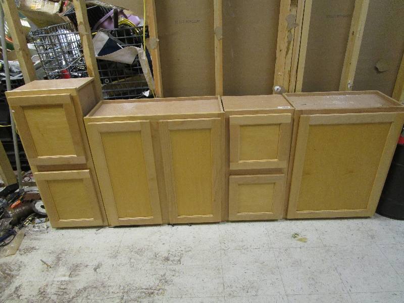 lot 168 image: Large Lot of Cabinets