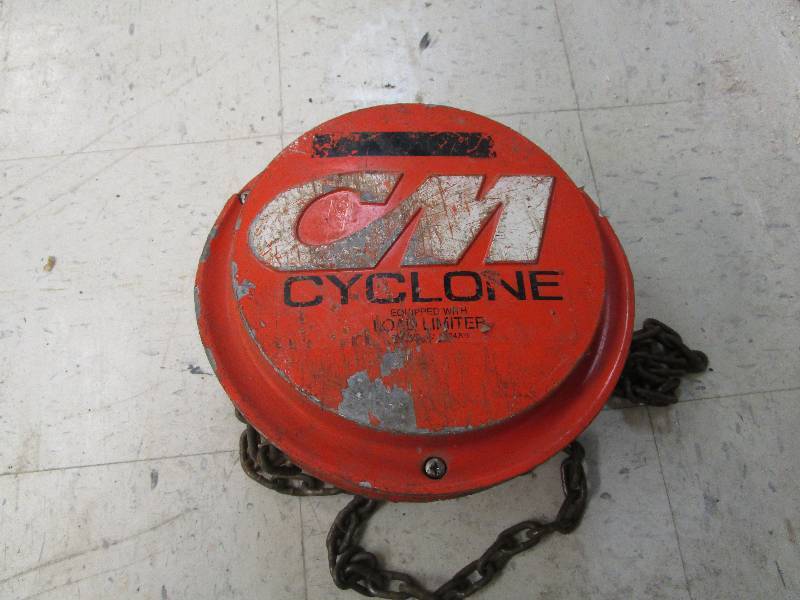 lot 204 image: CM Series 646 Cyclone Hand Chain Hoist
