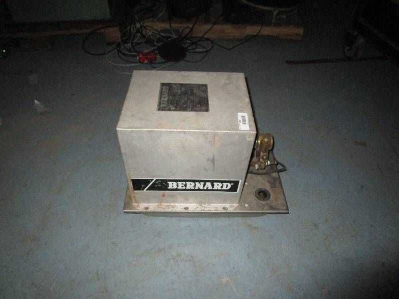 lot 293 image: Bernard Welding Cooler