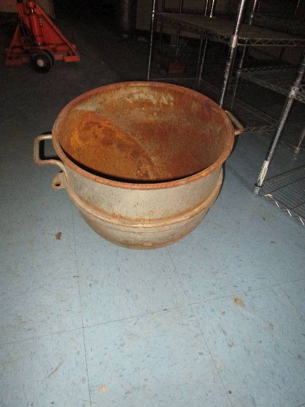 lot 298 image: Hobart Mixer Bucket