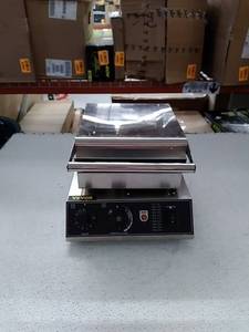 lot 40912 image: Vevor waffle baker