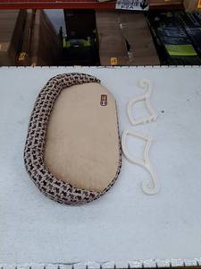 lot 40962 image: K&H Pet Products kittow window sill bed