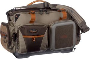 lot 8709 image: Fishpond Green River Gear Bag