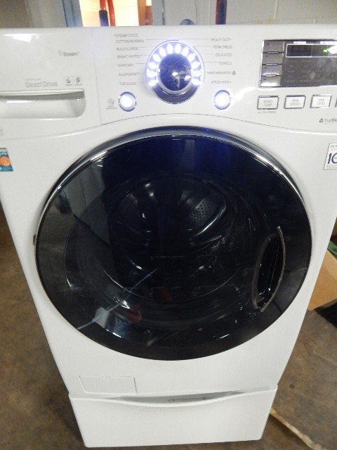 lot 1511 image: LG FRONT LOAD WASHER