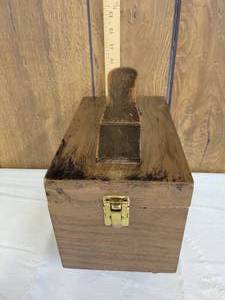 lot 1273 image: Vintage shoe shine care kit wood box