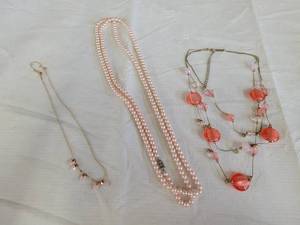 lot 1290 image: 3 necklaces